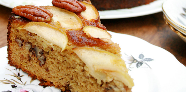 Thumb big pr0057 apple almond and pecan cake nh 20150102 2